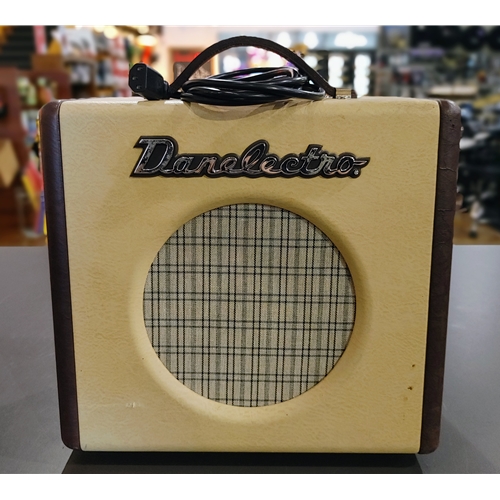 Danelectro C-10274 Used Nifty Fifty 15Watt Combo Amp