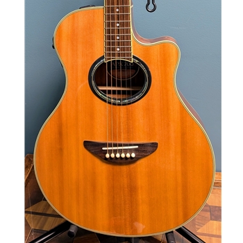 Used Yamaha APX700 Acoustic/Electric Guitar, Natural with SKB Hardshell Case