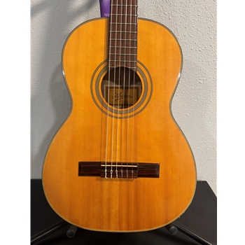 Used Ariana A102N Classical Guitar